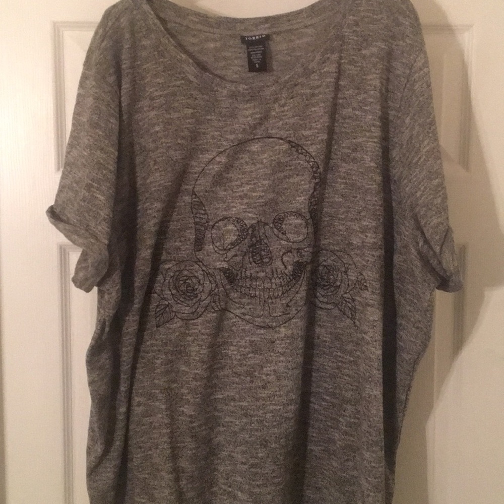 Torrid skull tee